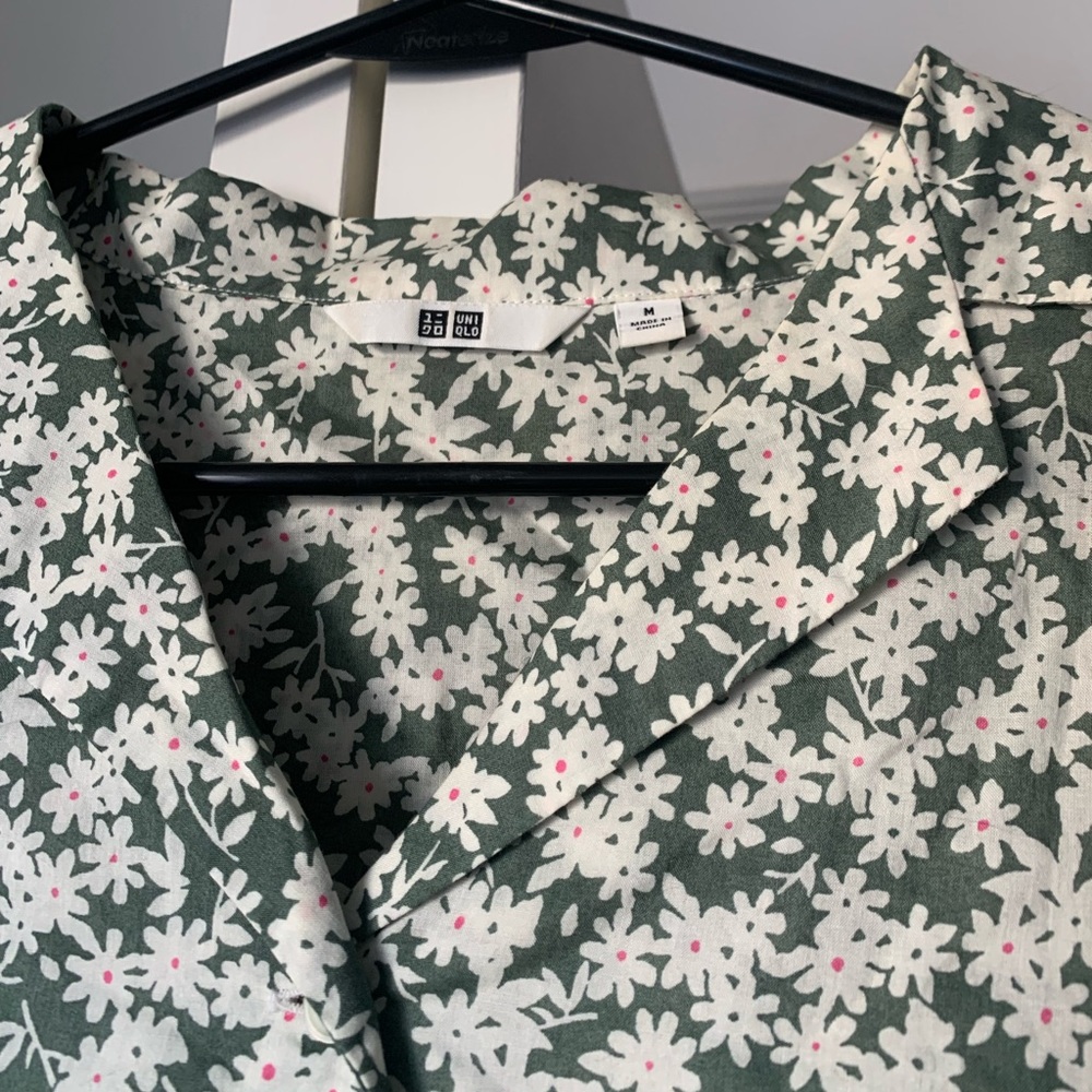 UNIQLO boxy button up